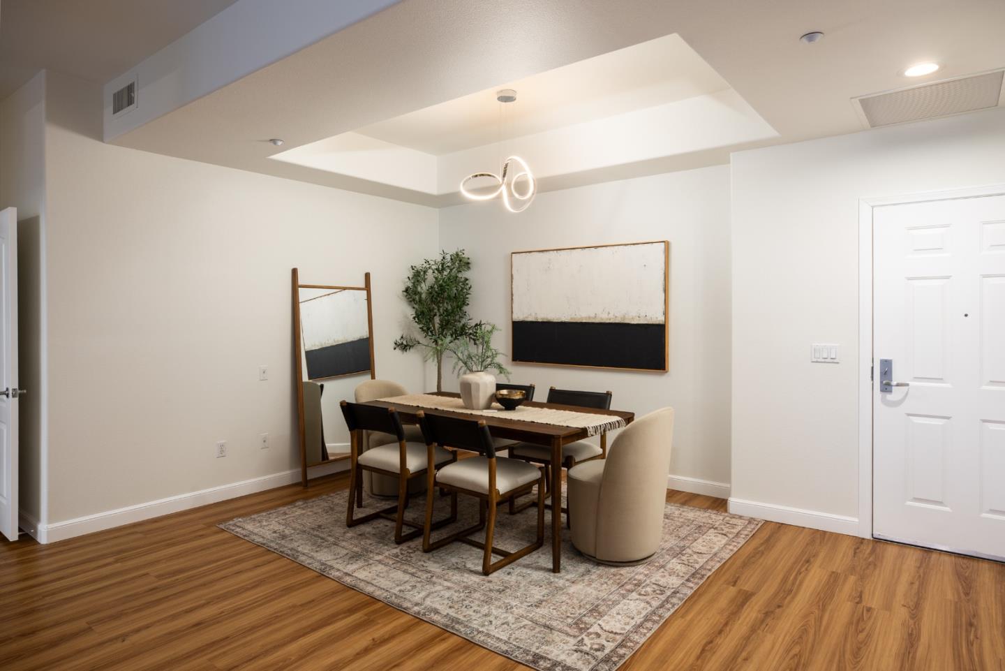 Detail Gallery Image 9 of 32 For 130 E San Fernando St #325,  San Jose,  CA 95112 - 2 Beds | 2 Baths