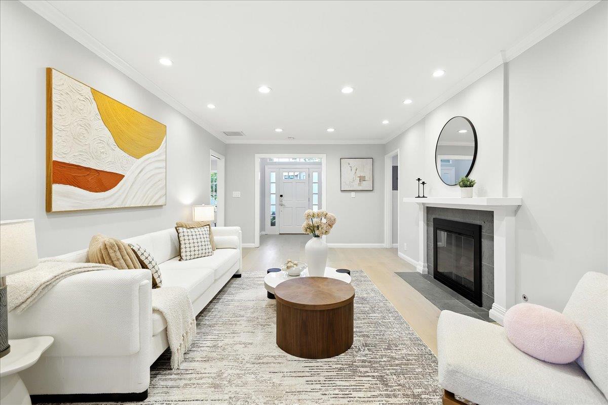 Detail Gallery Image 11 of 70 For 162 Del Monte Ave, Los Altos,  CA 94022 - 3 Beds | 2 Baths