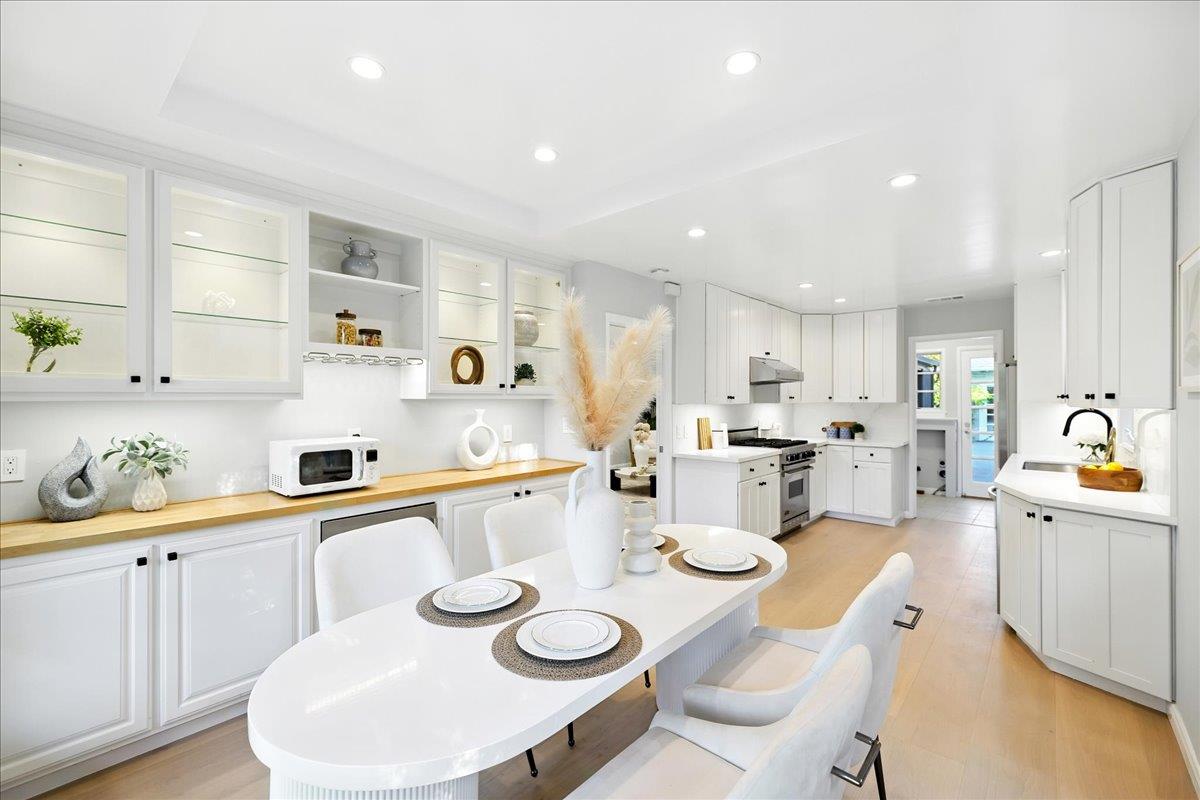 Detail Gallery Image 16 of 70 For 162 Del Monte Ave, Los Altos,  CA 94022 - 3 Beds | 2 Baths