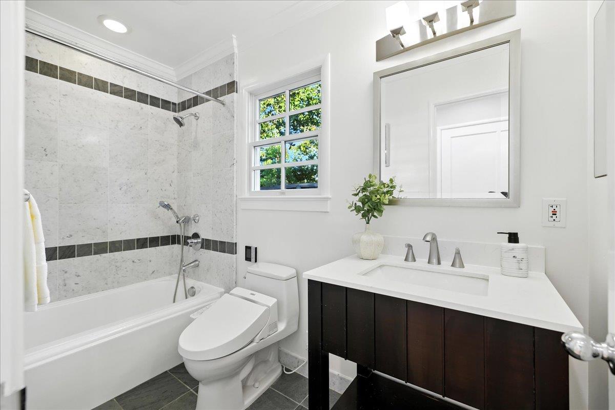Detail Gallery Image 34 of 70 For 162 Del Monte Ave, Los Altos,  CA 94022 - 3 Beds | 2 Baths