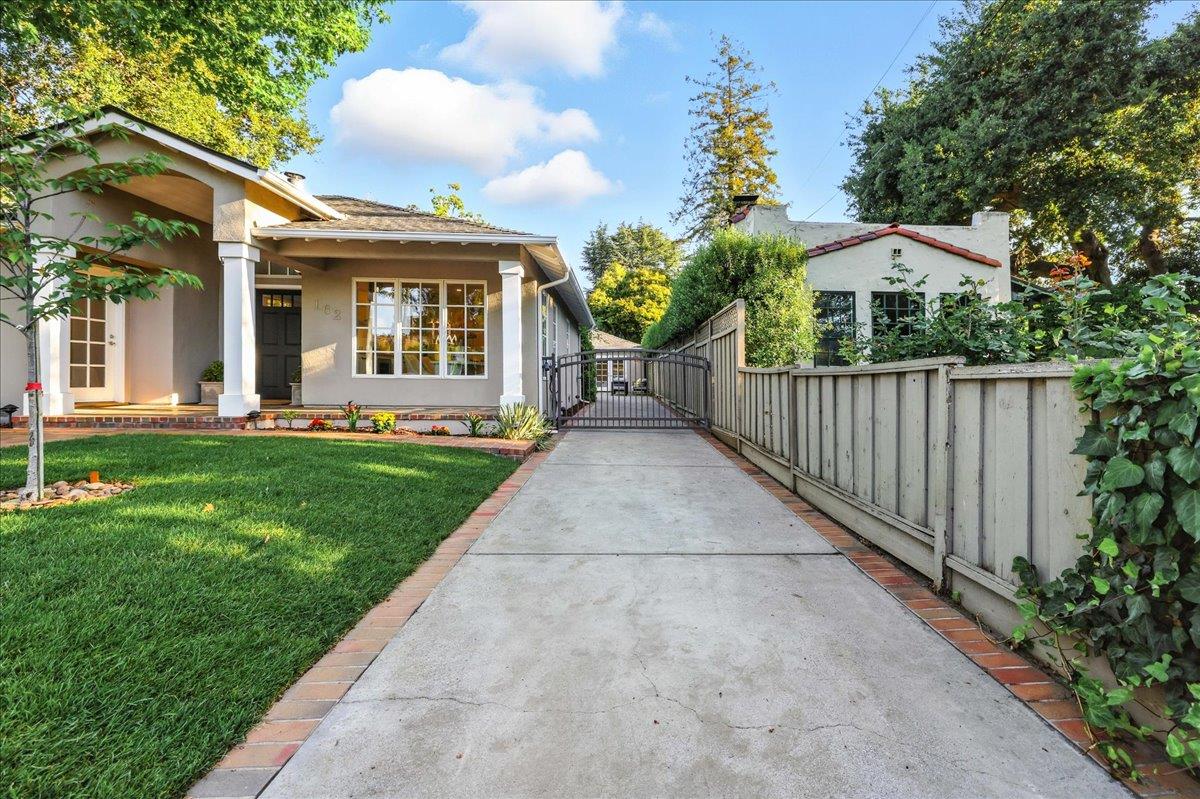 Detail Gallery Image 4 of 70 For 162 Del Monte Ave, Los Altos,  CA 94022 - 3 Beds | 2 Baths