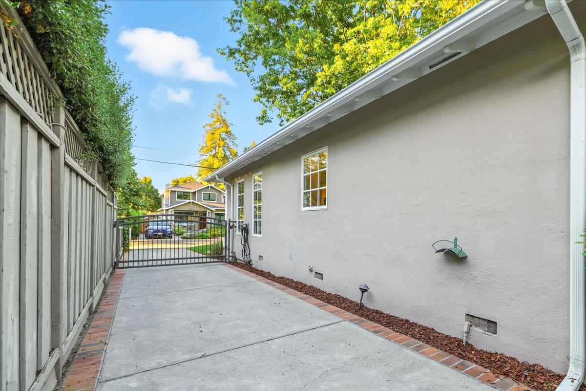 Detail Gallery Image 64 of 70 For 162 Del Monte Ave, Los Altos,  CA 94022 - 3 Beds | 2 Baths