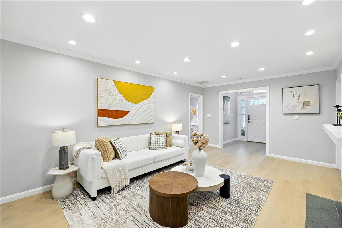 Detail Gallery Image 8 of 70 For 162 Del Monte Ave, Los Altos,  CA 94022 - 3 Beds | 2 Baths