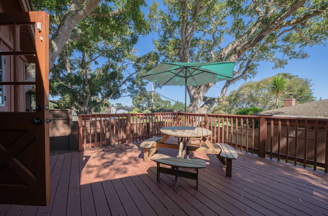 Detail Gallery Image 11 of 39 For 1034 Hillside Ave, Pacific Grove,  CA 93950 - 2 Beds | 2 Baths