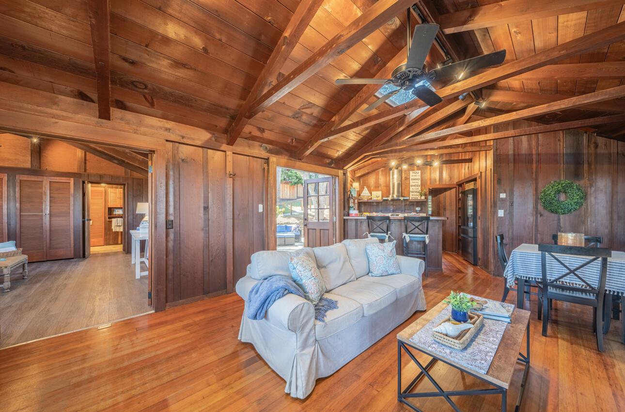 Detail Gallery Image 14 of 39 For 1034 Hillside Ave, Pacific Grove,  CA 93950 - 2 Beds | 2 Baths