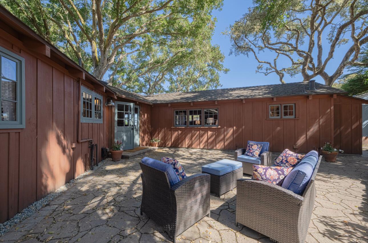 Detail Gallery Image 6 of 39 For 1034 Hillside Ave, Pacific Grove,  CA 93950 - 2 Beds | 2 Baths