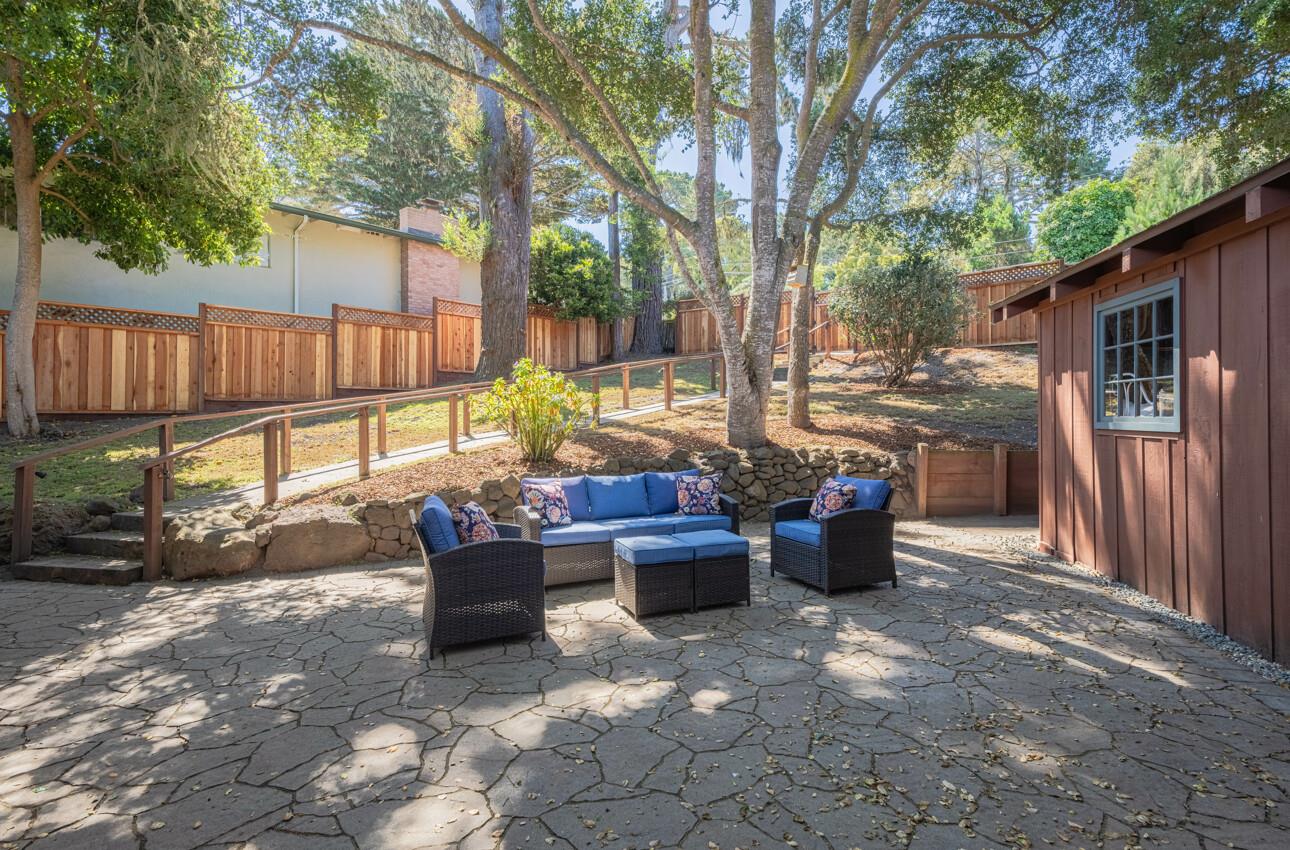 Detail Gallery Image 7 of 39 For 1034 Hillside Ave, Pacific Grove,  CA 93950 - 2 Beds | 2 Baths