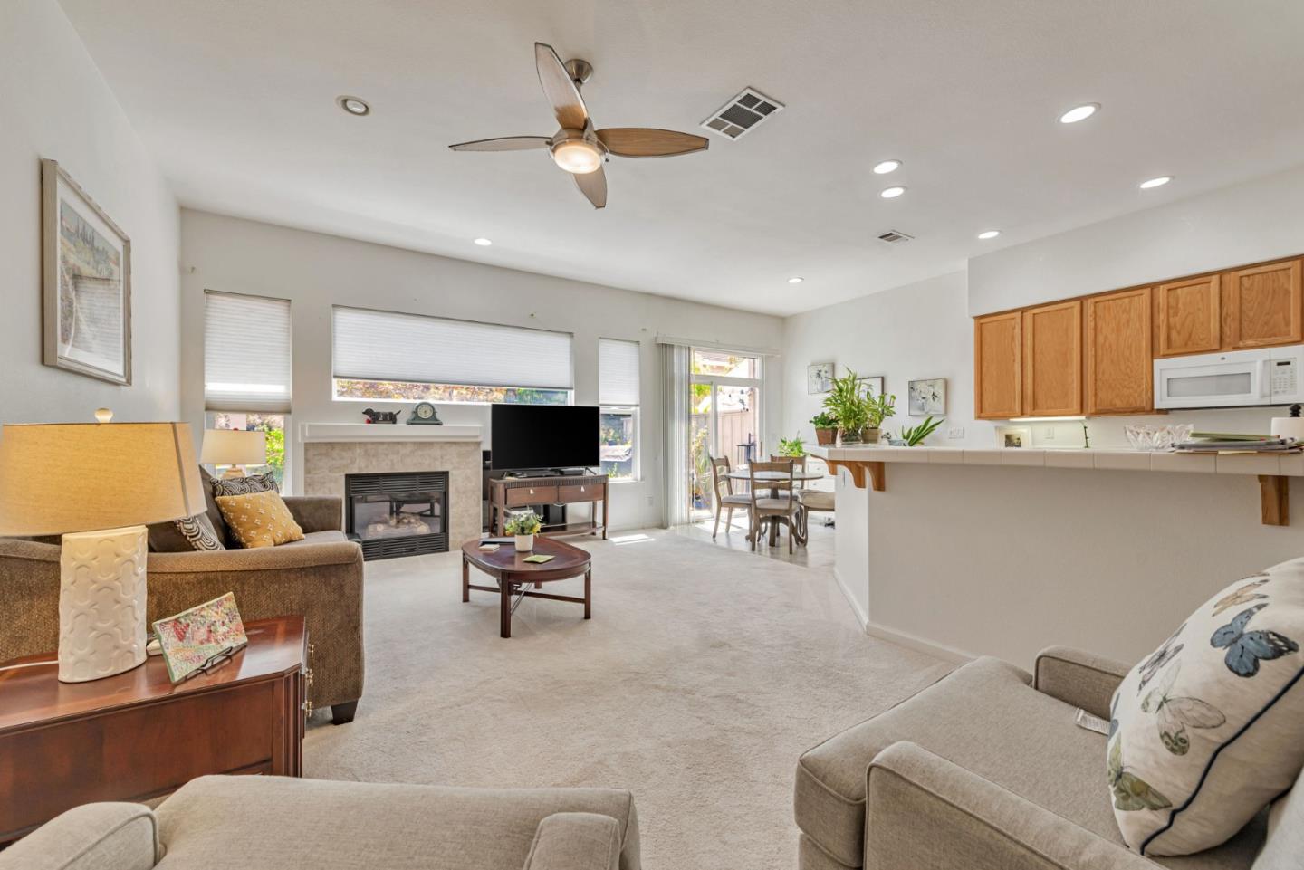Detail Gallery Image 13 of 46 For 2010 Carignan Way, San Jose,  CA 95135 - 2 Beds | 2 Baths