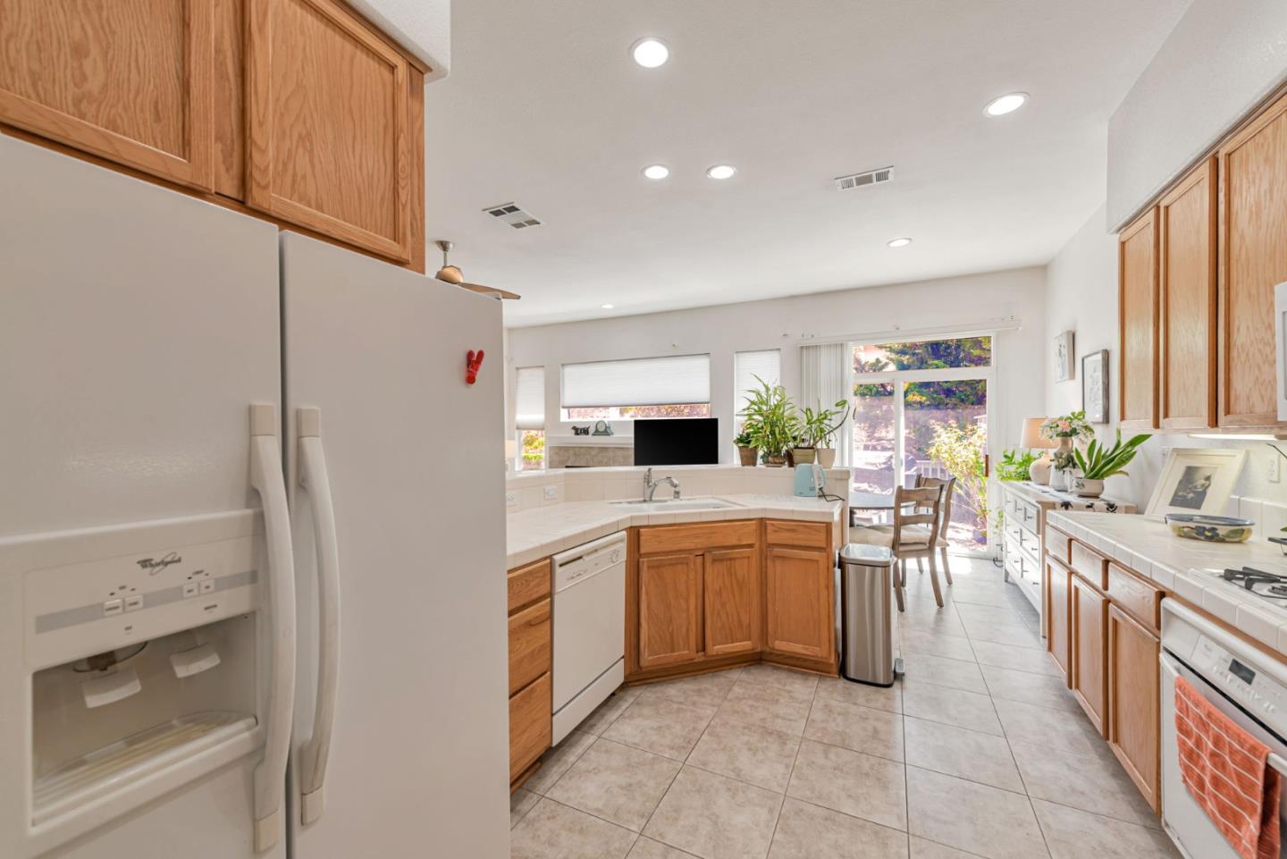 Detail Gallery Image 18 of 46 For 2010 Carignan Way, San Jose,  CA 95135 - 2 Beds | 2 Baths