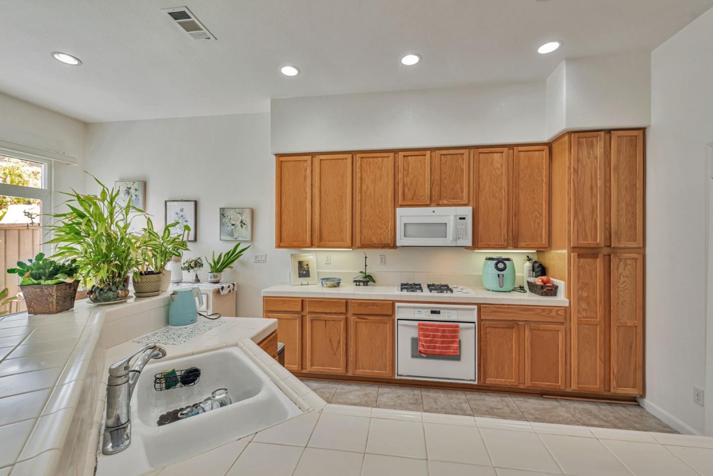 Detail Gallery Image 23 of 46 For 2010 Carignan Way, San Jose,  CA 95135 - 2 Beds | 2 Baths