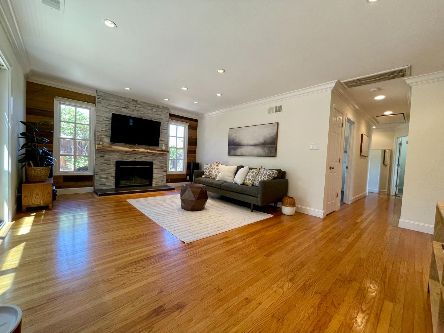 Detail Gallery Image 5 of 32 For 6863 Devon Way, San Jose,  CA 95129 - 3 Beds | 2 Baths