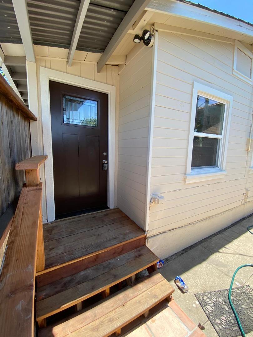 Detail Gallery Image 1 of 17 For 3500 a Portola Dr, Santa Cruz,  CA 95062 - 1 Beds | 1 Baths