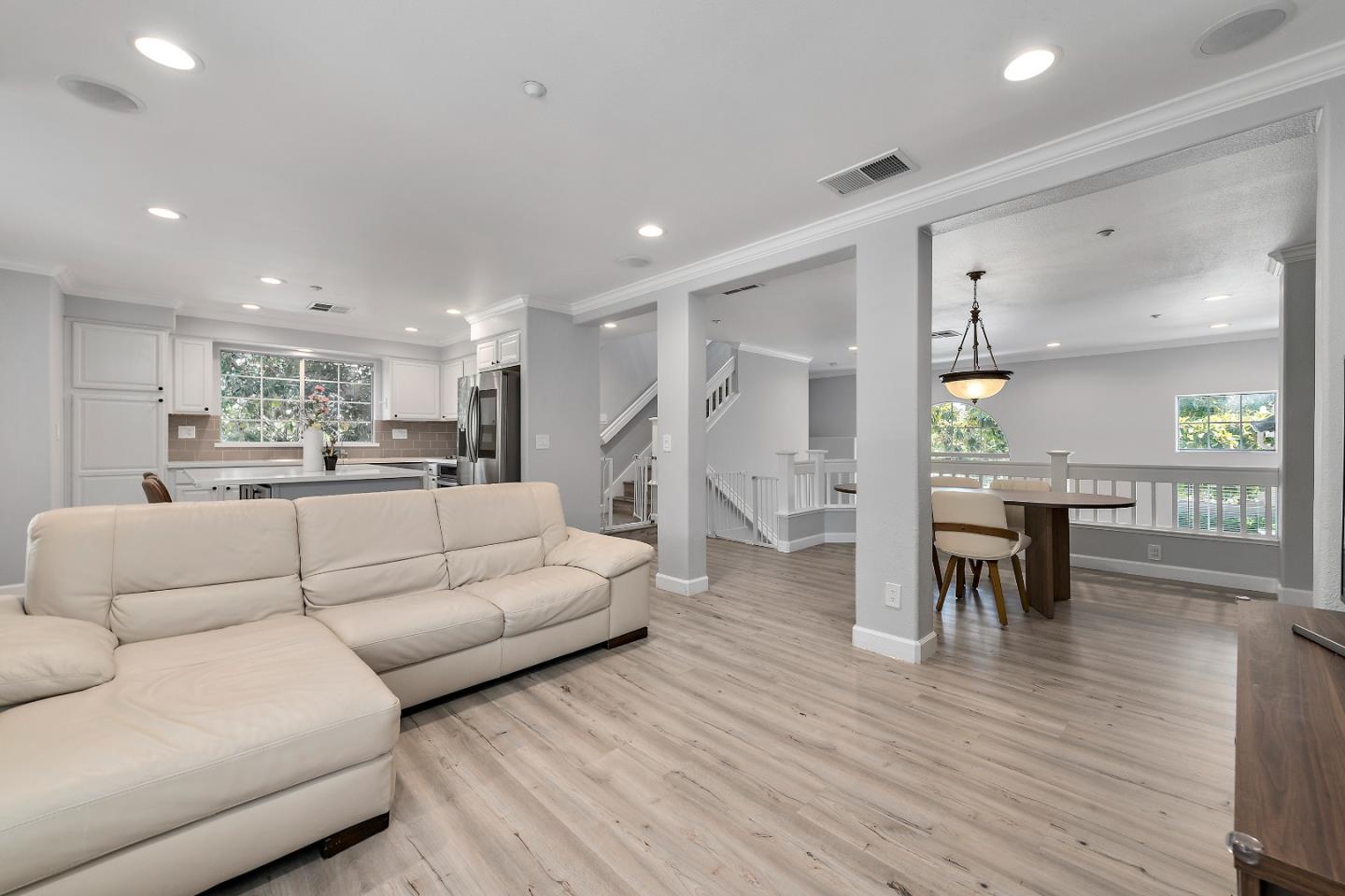 Detail Gallery Image 11 of 30 For 3066 Nattinger Ln, San Jose,  CA 95125 - 3 Beds | 2/1 Baths