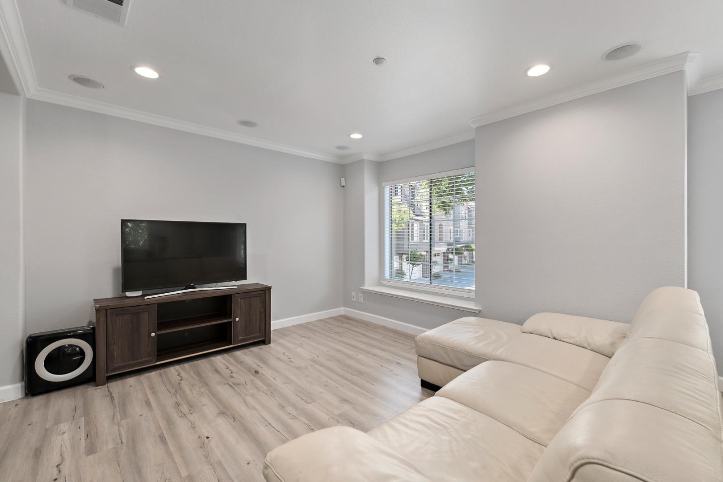 Detail Gallery Image 14 of 30 For 3066 Nattinger Ln, San Jose,  CA 95125 - 3 Beds | 2/1 Baths