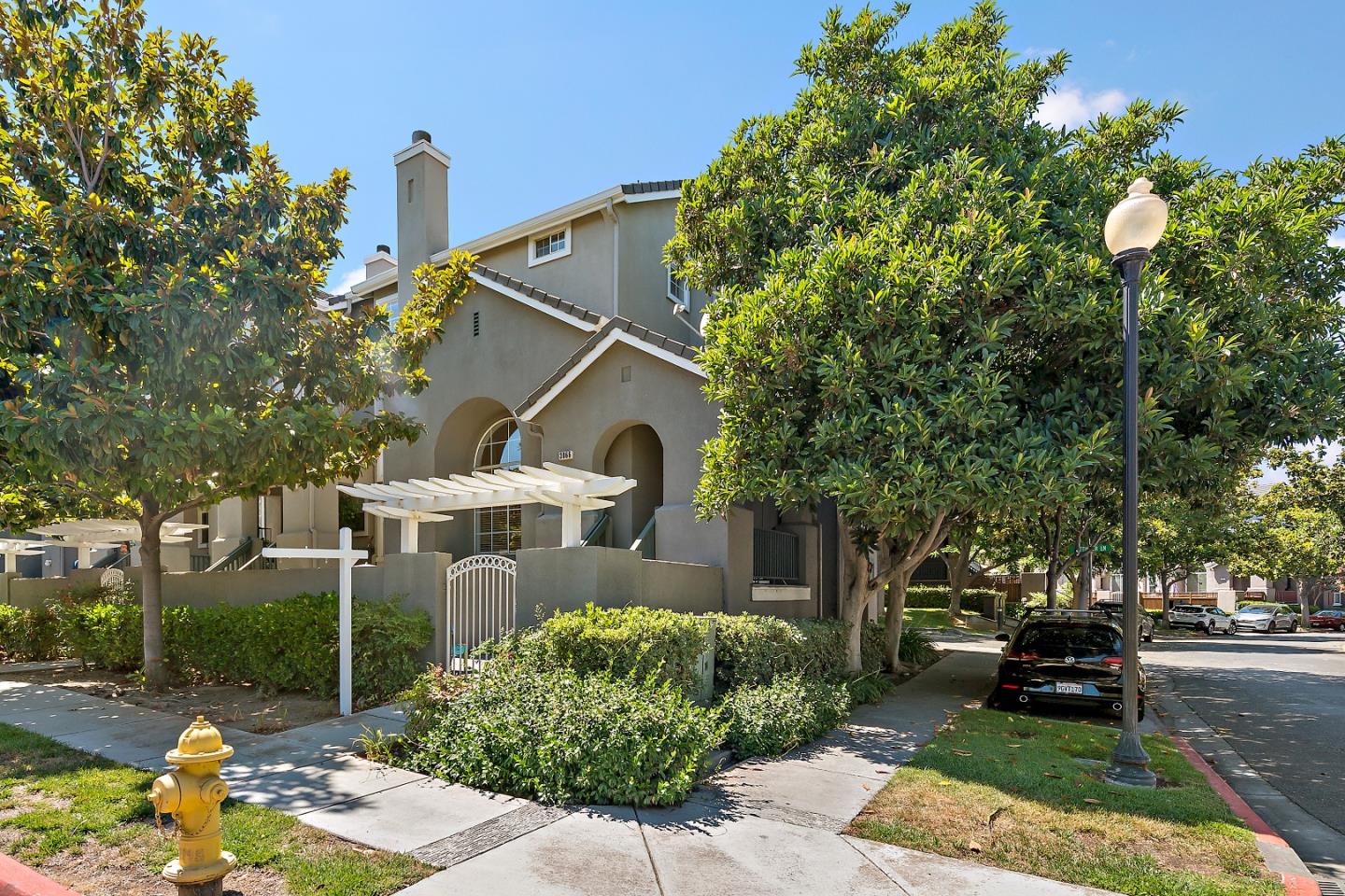 Detail Gallery Image 2 of 30 For 3066 Nattinger Ln, San Jose,  CA 95125 - 3 Beds | 2/1 Baths