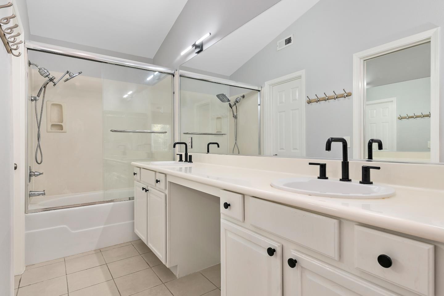 Detail Gallery Image 21 of 30 For 3066 Nattinger Ln, San Jose,  CA 95125 - 3 Beds | 2/1 Baths