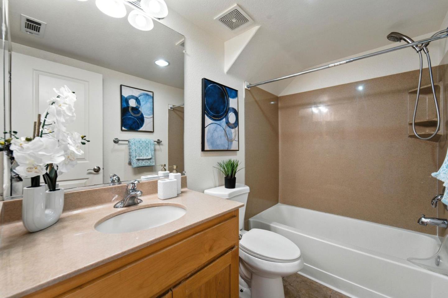 Detail Gallery Image 11 of 36 For 2067 Sonador, San Jose,  CA 95128 - 3 Beds | 2 Baths