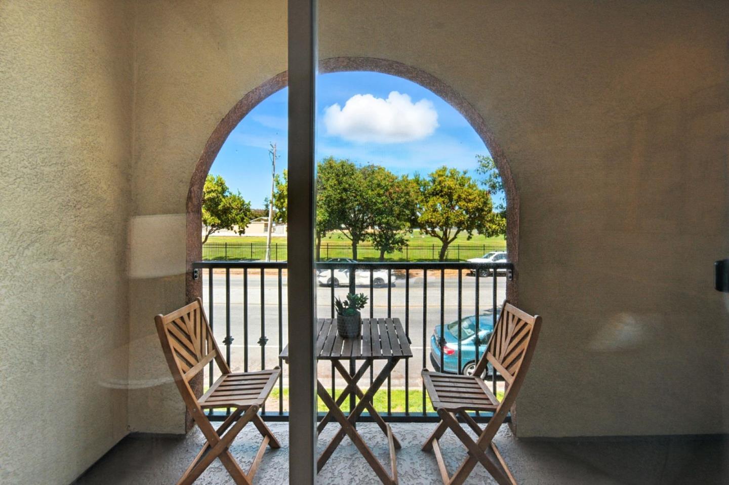 Detail Gallery Image 23 of 36 For 2067 Sonador, San Jose,  CA 95128 - 3 Beds | 2 Baths