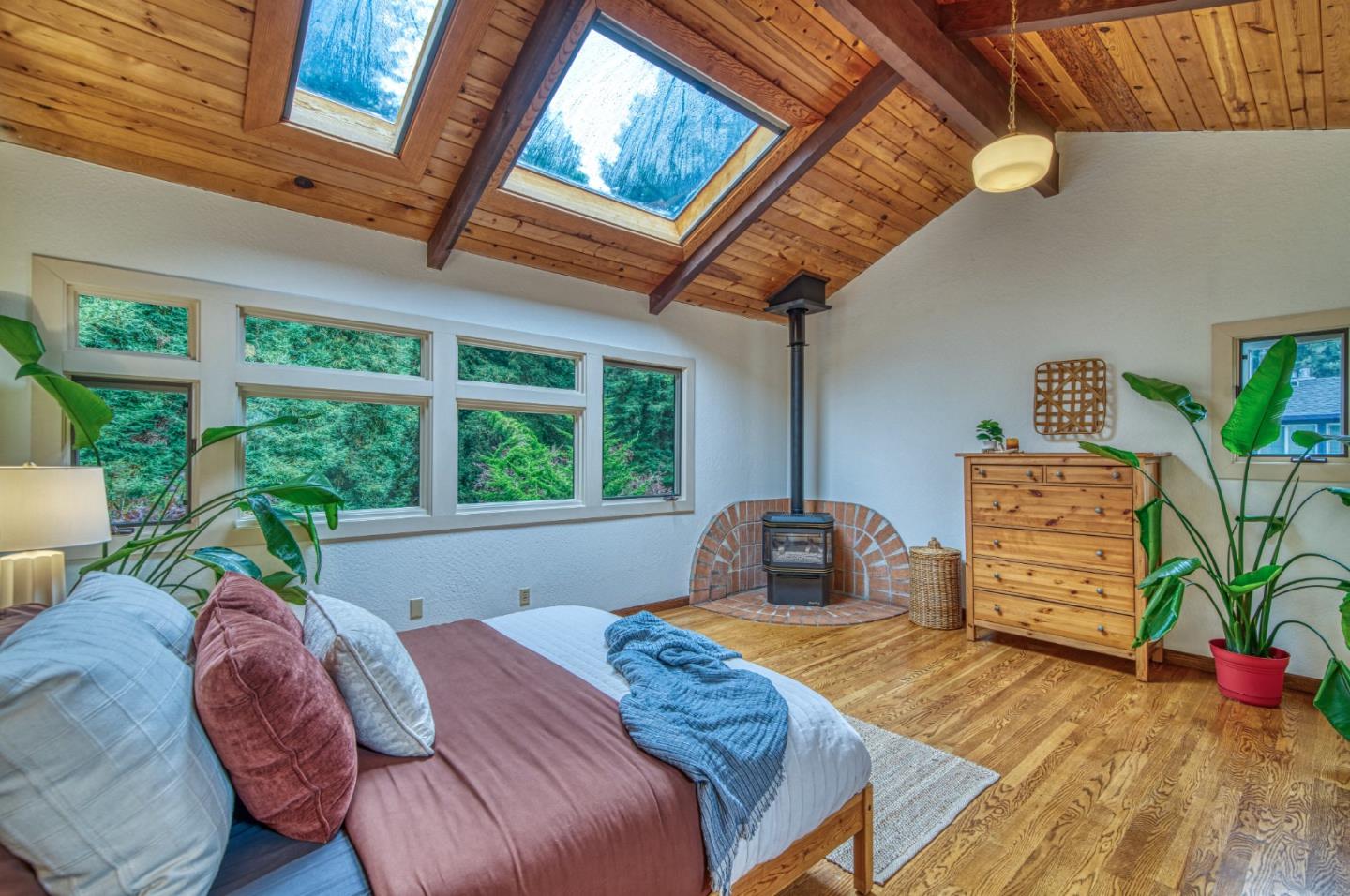 Detail Gallery Image 14 of 47 For 9013 Rhodes Ave, Aptos,  CA 95003 - 2 Beds | 1/1 Baths
