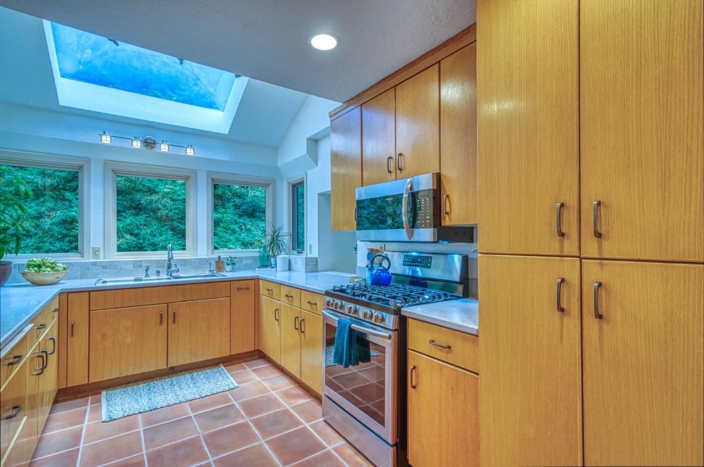 Detail Gallery Image 9 of 47 For 9013 Rhodes Ave, Aptos,  CA 95003 - 2 Beds | 1/1 Baths