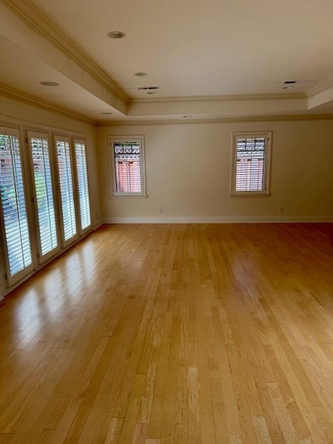 Detail Gallery Image 13 of 24 For 124 Lois Ln, Palo Alto,  CA 94303 - 4 Beds | 2/1 Baths