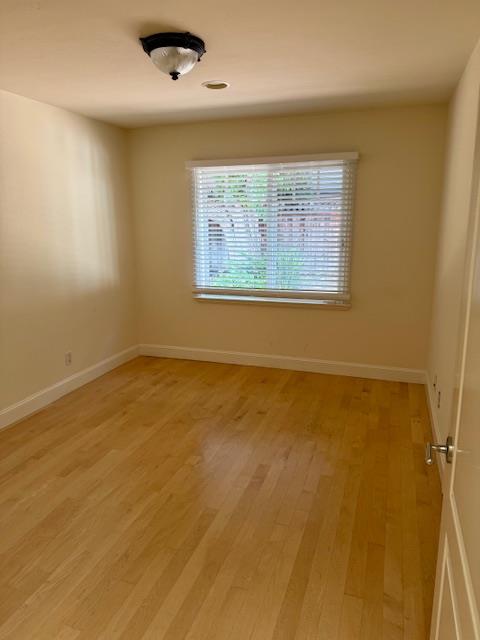 Detail Gallery Image 22 of 24 For 124 Lois Ln, Palo Alto,  CA 94303 - 4 Beds | 2/1 Baths