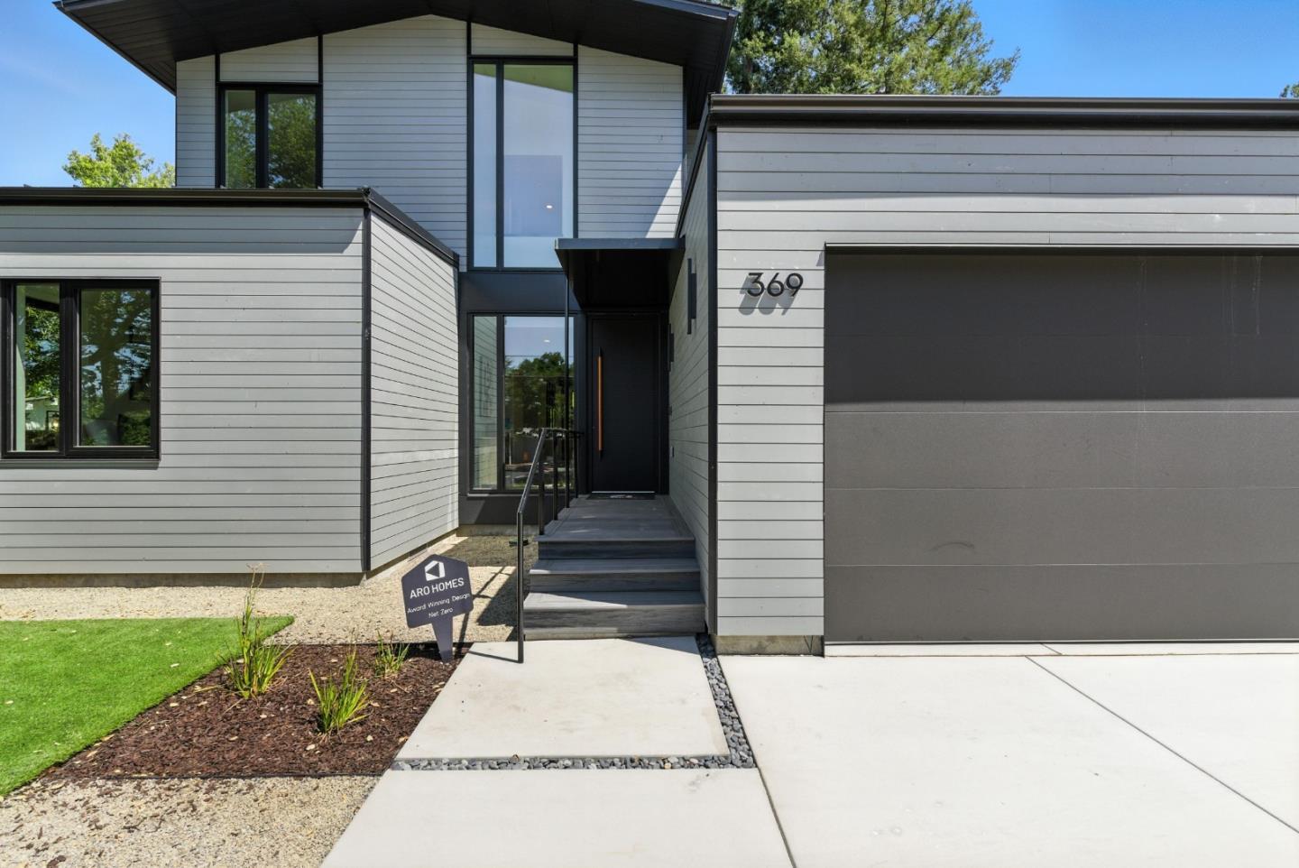 Detail Gallery Image 2 of 51 For 369 La Cuesta Dr, Menlo Park,  CA 94028 - 5 Beds | 3 Baths