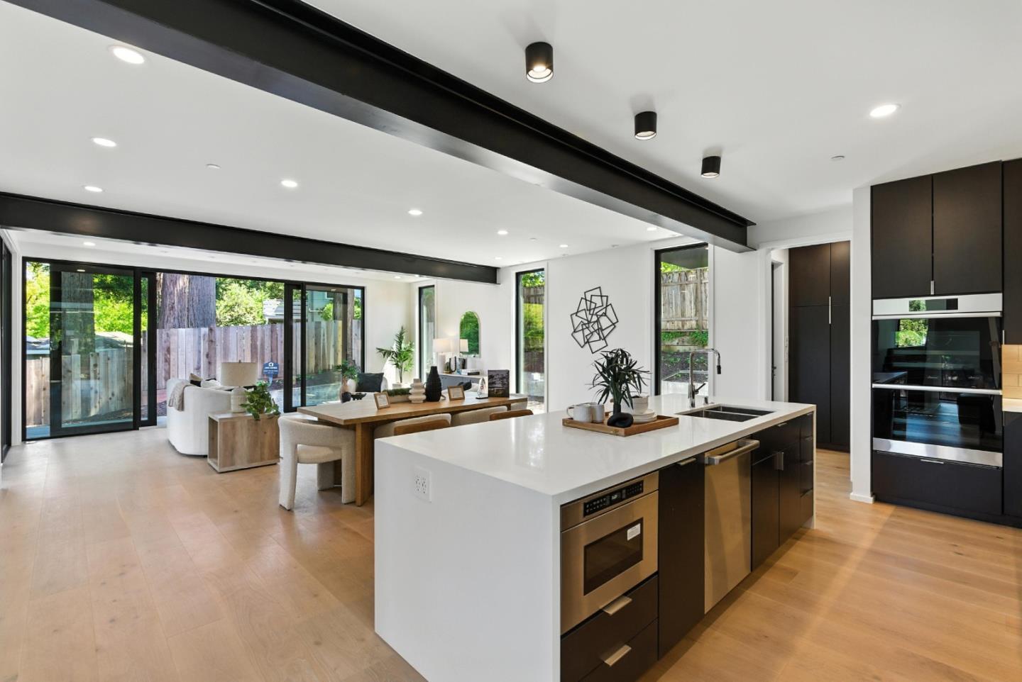 Detail Gallery Image 4 of 51 For 369 La Cuesta Dr, Menlo Park,  CA 94028 - 5 Beds | 3 Baths