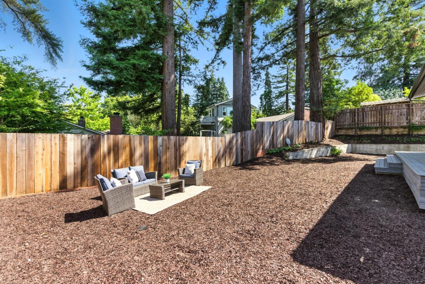 Detail Gallery Image 40 of 51 For 369 La Cuesta Dr, Menlo Park,  CA 94028 - 5 Beds | 3 Baths