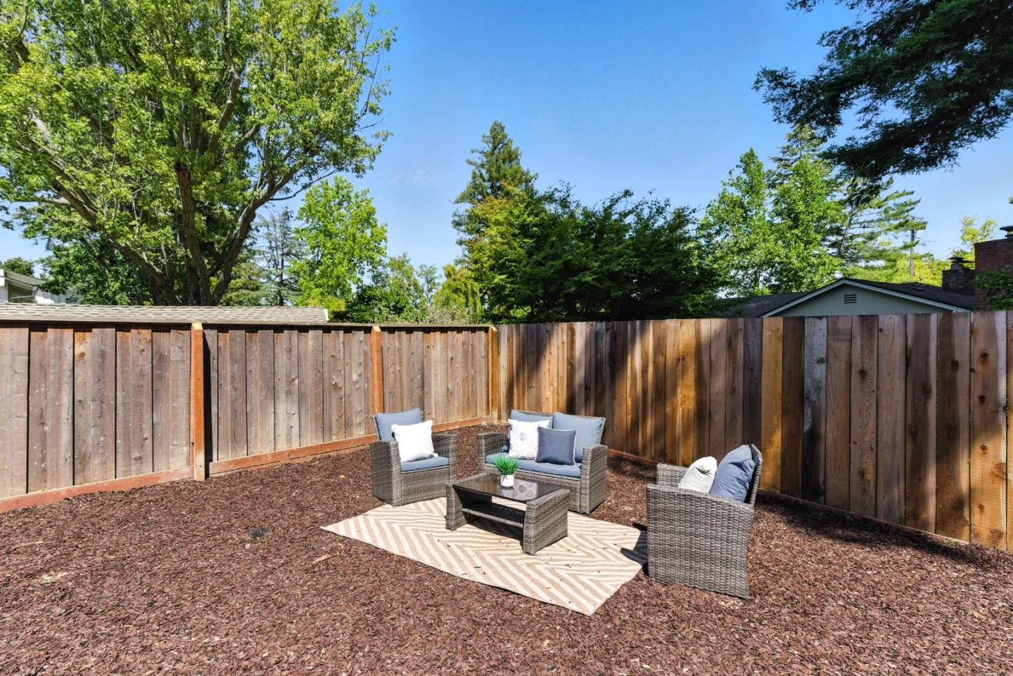 Detail Gallery Image 41 of 51 For 369 La Cuesta Dr, Menlo Park,  CA 94028 - 5 Beds | 3 Baths