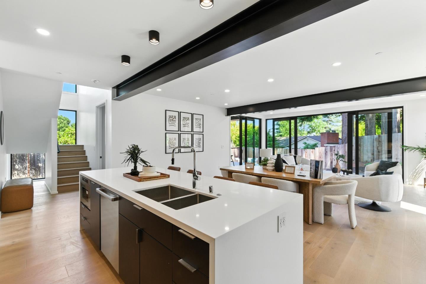 Detail Gallery Image 9 of 51 For 369 La Cuesta Dr, Menlo Park,  CA 94028 - 5 Beds | 3 Baths