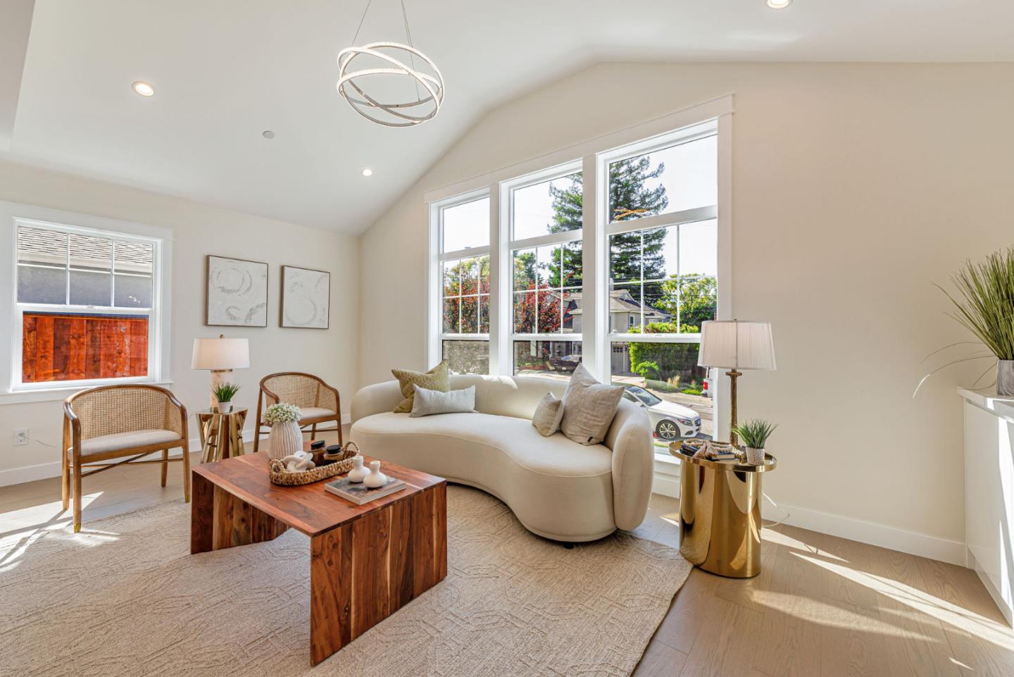 Detail Gallery Image 10 of 43 For 529 Hobart Ave, San Mateo,  CA 94402 - 4 Beds | 3 Baths