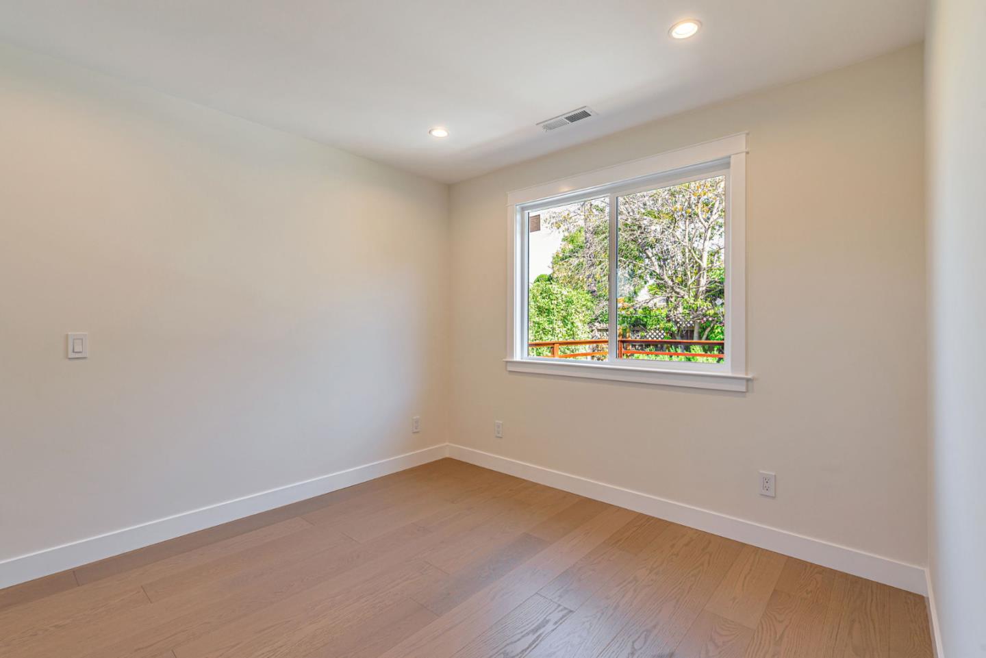Detail Gallery Image 20 of 43 For 529 Hobart Ave, San Mateo,  CA 94402 - 4 Beds | 3 Baths