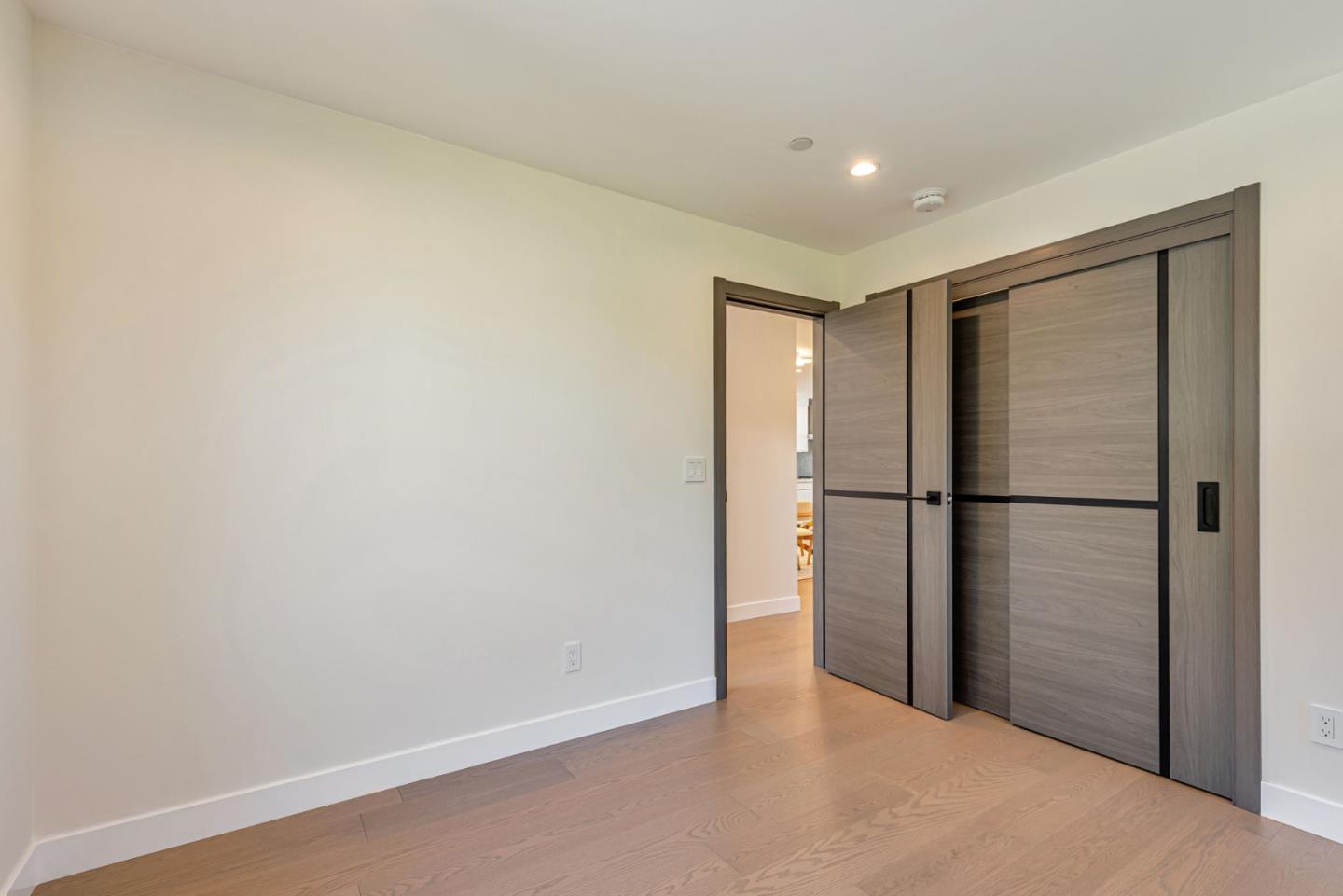 Detail Gallery Image 21 of 43 For 529 Hobart Ave, San Mateo,  CA 94402 - 4 Beds | 3 Baths