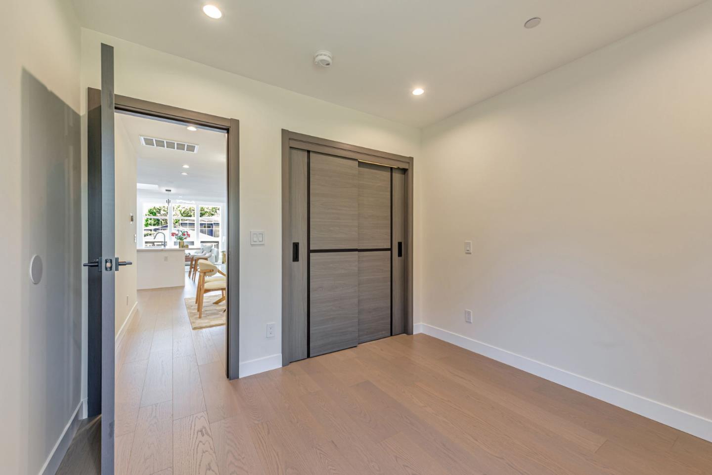 Detail Gallery Image 24 of 43 For 529 Hobart Ave, San Mateo,  CA 94402 - 4 Beds | 3 Baths