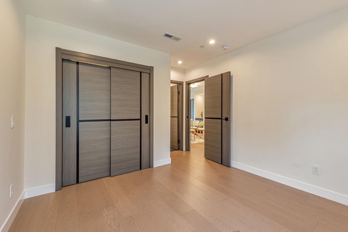 Detail Gallery Image 29 of 43 For 529 Hobart Ave, San Mateo,  CA 94402 - 4 Beds | 3 Baths