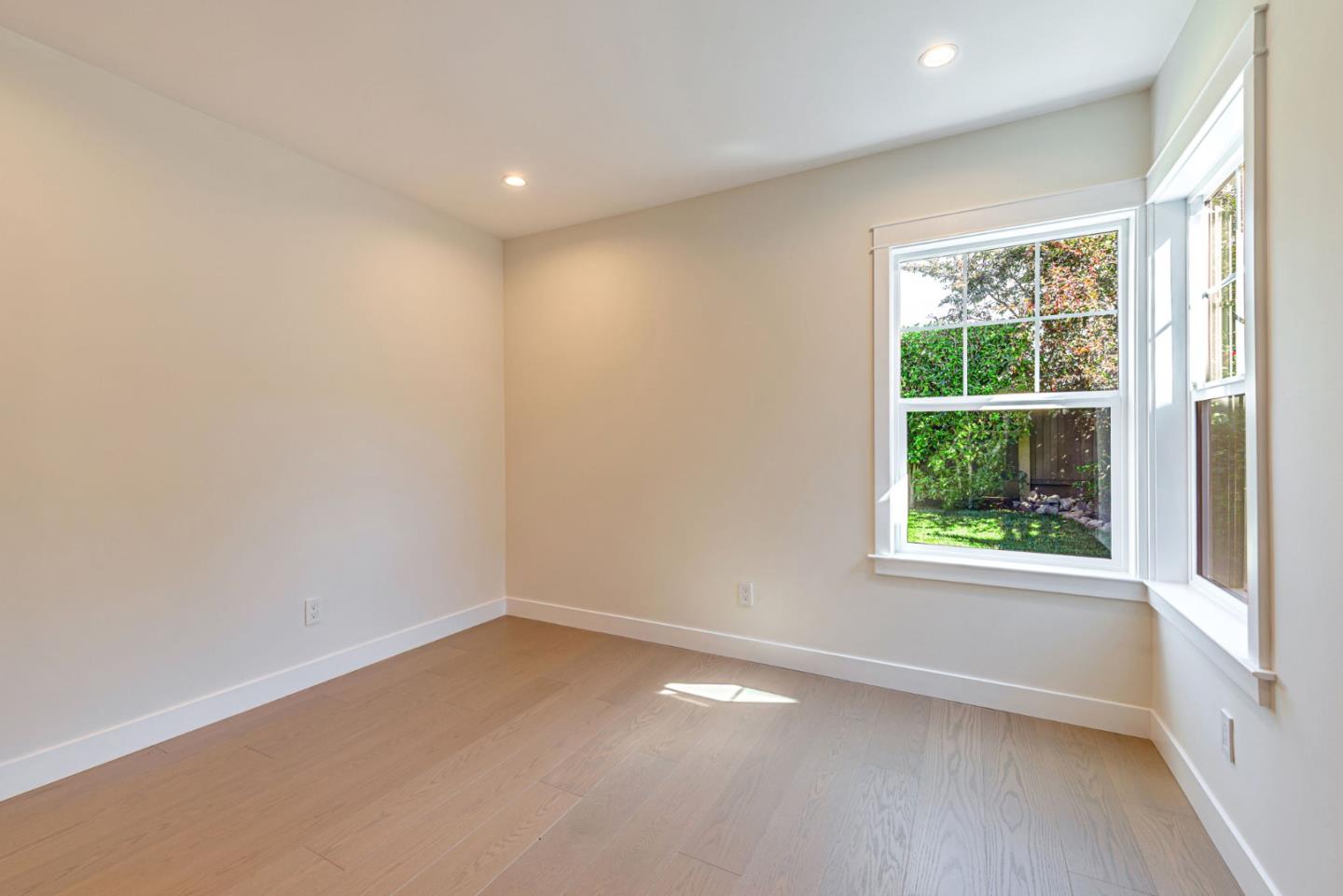 Detail Gallery Image 30 of 43 For 529 Hobart Ave, San Mateo,  CA 94402 - 4 Beds | 3 Baths