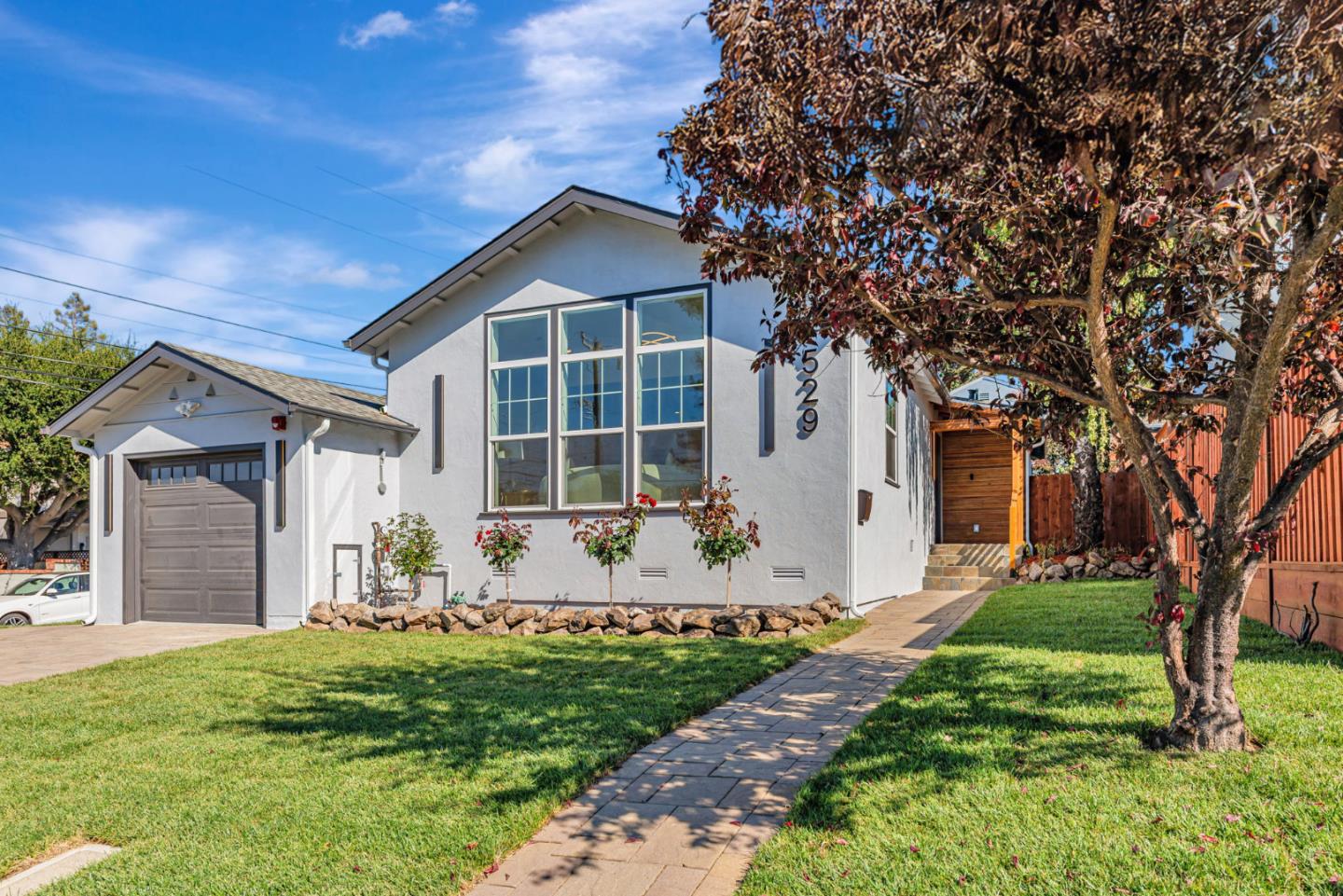 Detail Gallery Image 4 of 43 For 529 Hobart Ave, San Mateo,  CA 94402 - 4 Beds | 3 Baths