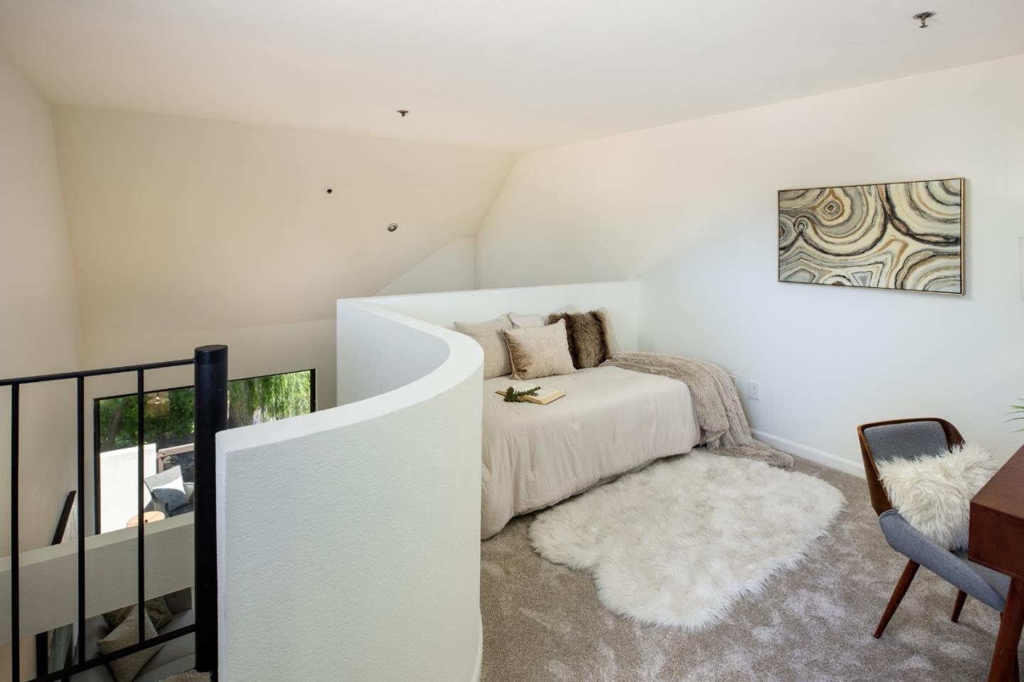 Detail Gallery Image 11 of 16 For 223 Shorebird Cir, Redwood Shores,  CA 94065 - 2 Beds | 2 Baths
