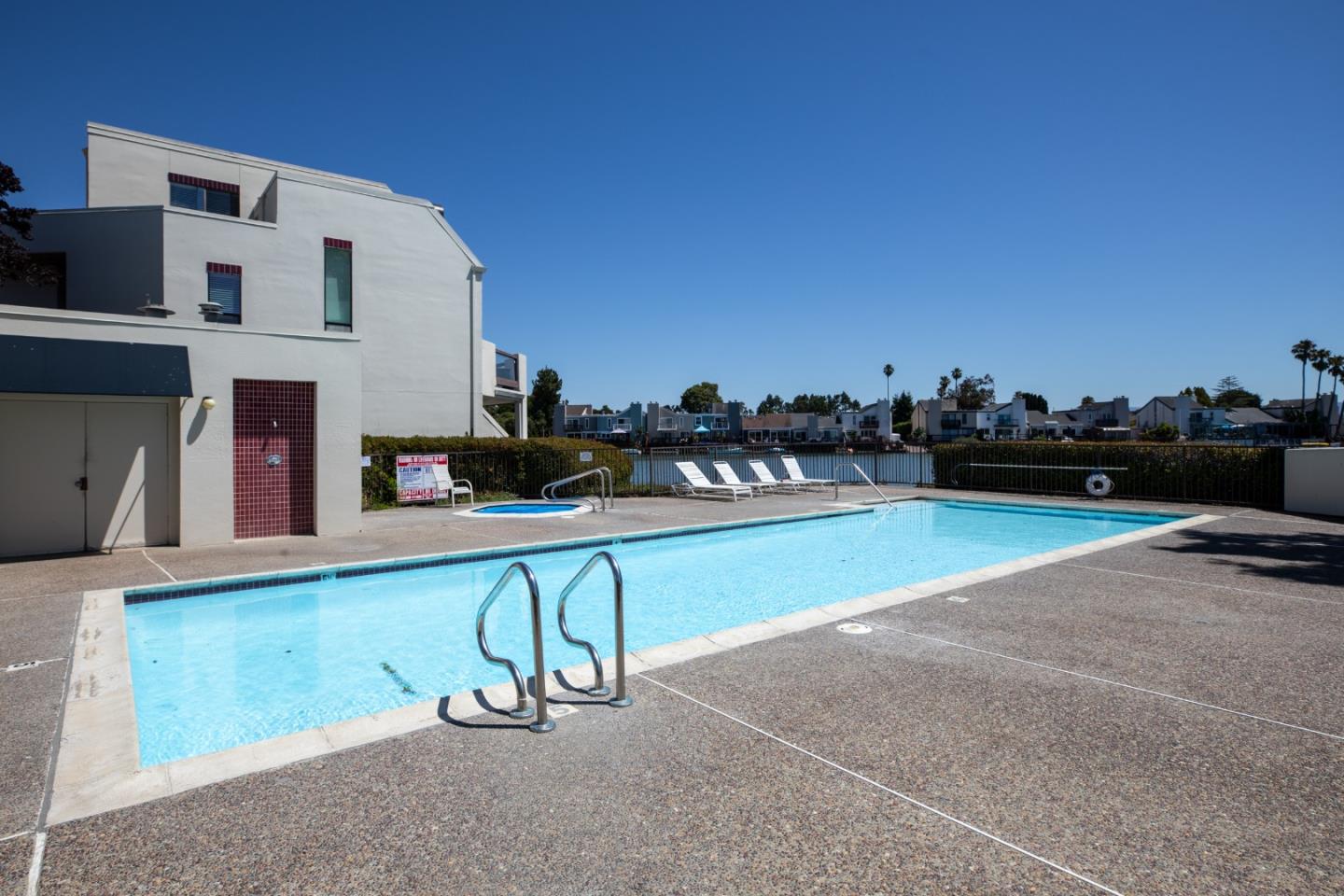 Detail Gallery Image 15 of 16 For 223 Shorebird Cir, Redwood Shores,  CA 94065 - 2 Beds | 2 Baths