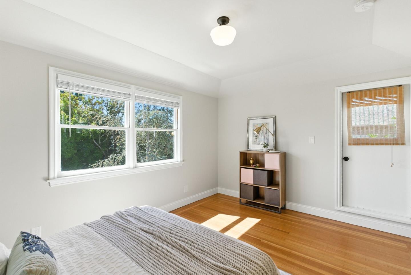 Detail Gallery Image 16 of 33 For 513 Castilian Way, San Mateo,  CA 94402 - 3 Beds | 2 Baths