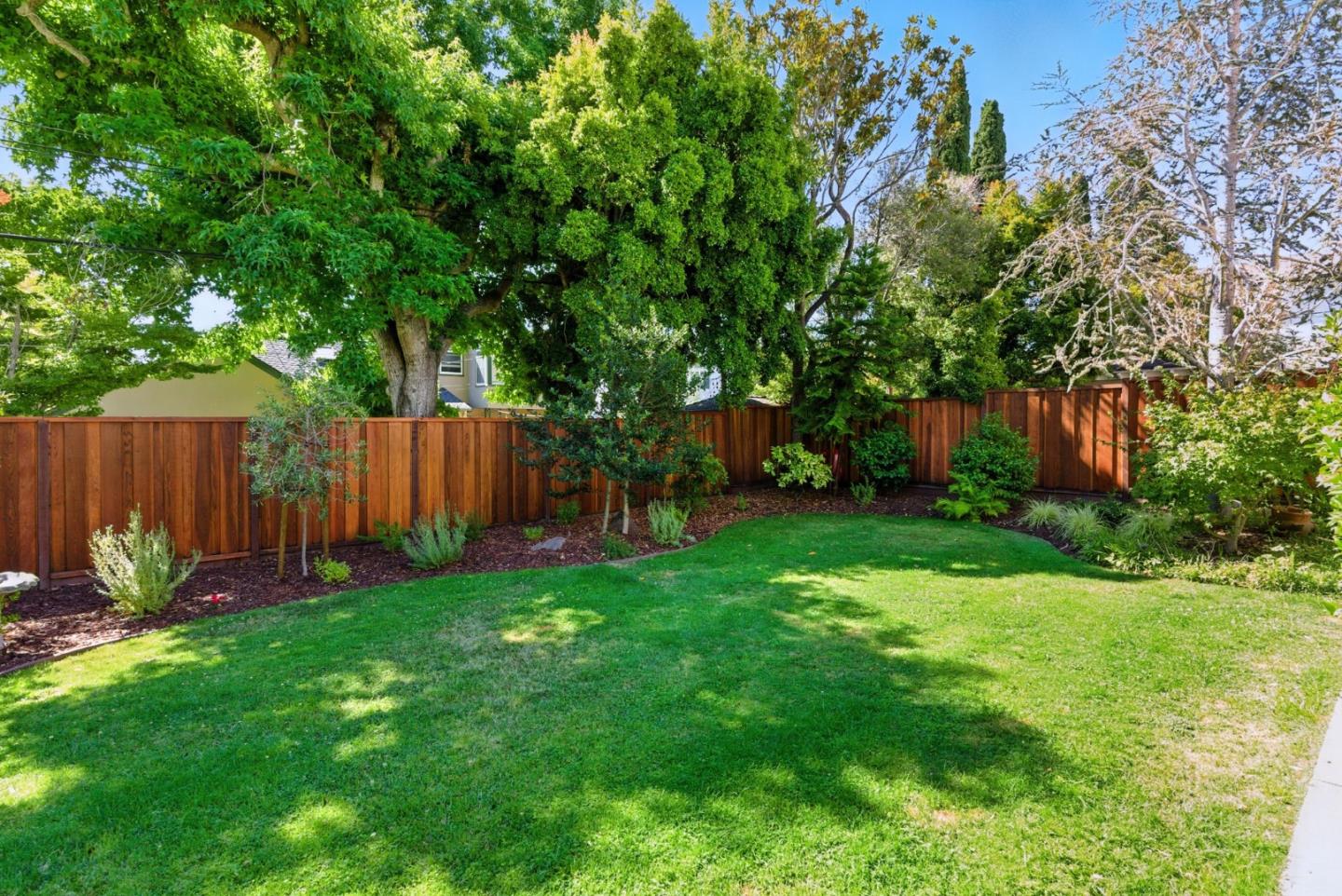 Detail Gallery Image 22 of 33 For 513 Castilian Way, San Mateo,  CA 94402 - 3 Beds | 2 Baths