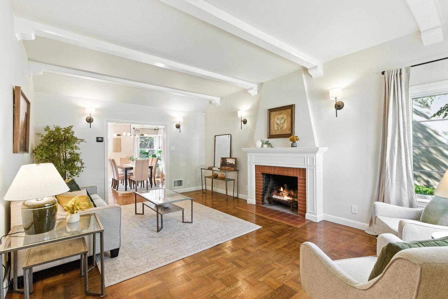 Detail Gallery Image 3 of 33 For 513 Castilian Way, San Mateo,  CA 94402 - 3 Beds | 2 Baths