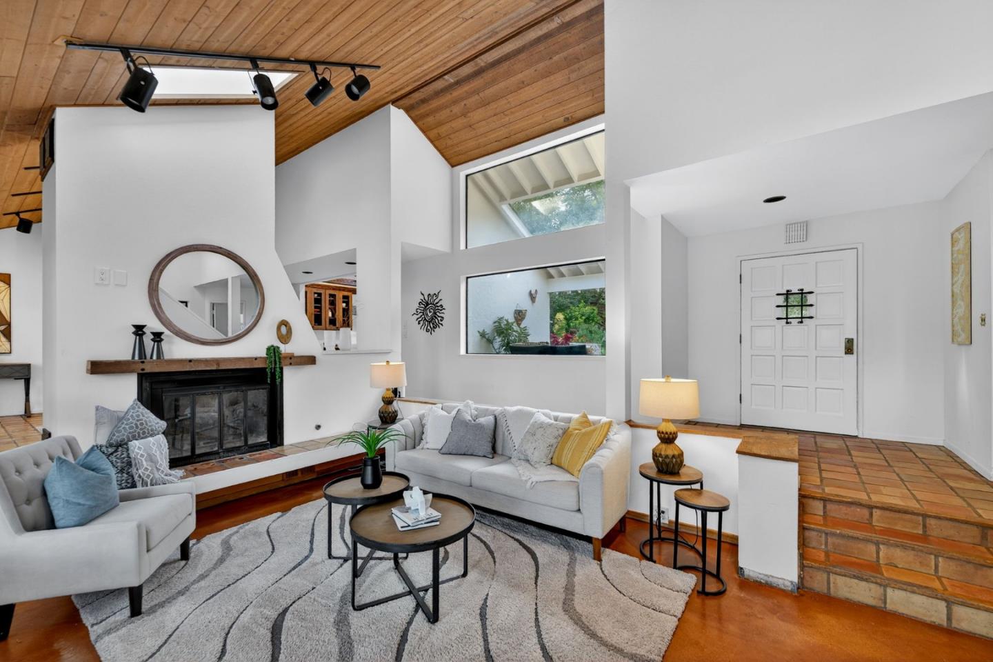 Detail Gallery Image 4 of 61 For 15098 Elm Park, Monte Sereno,  CA 95030 - 4 Beds | 2/1 Baths