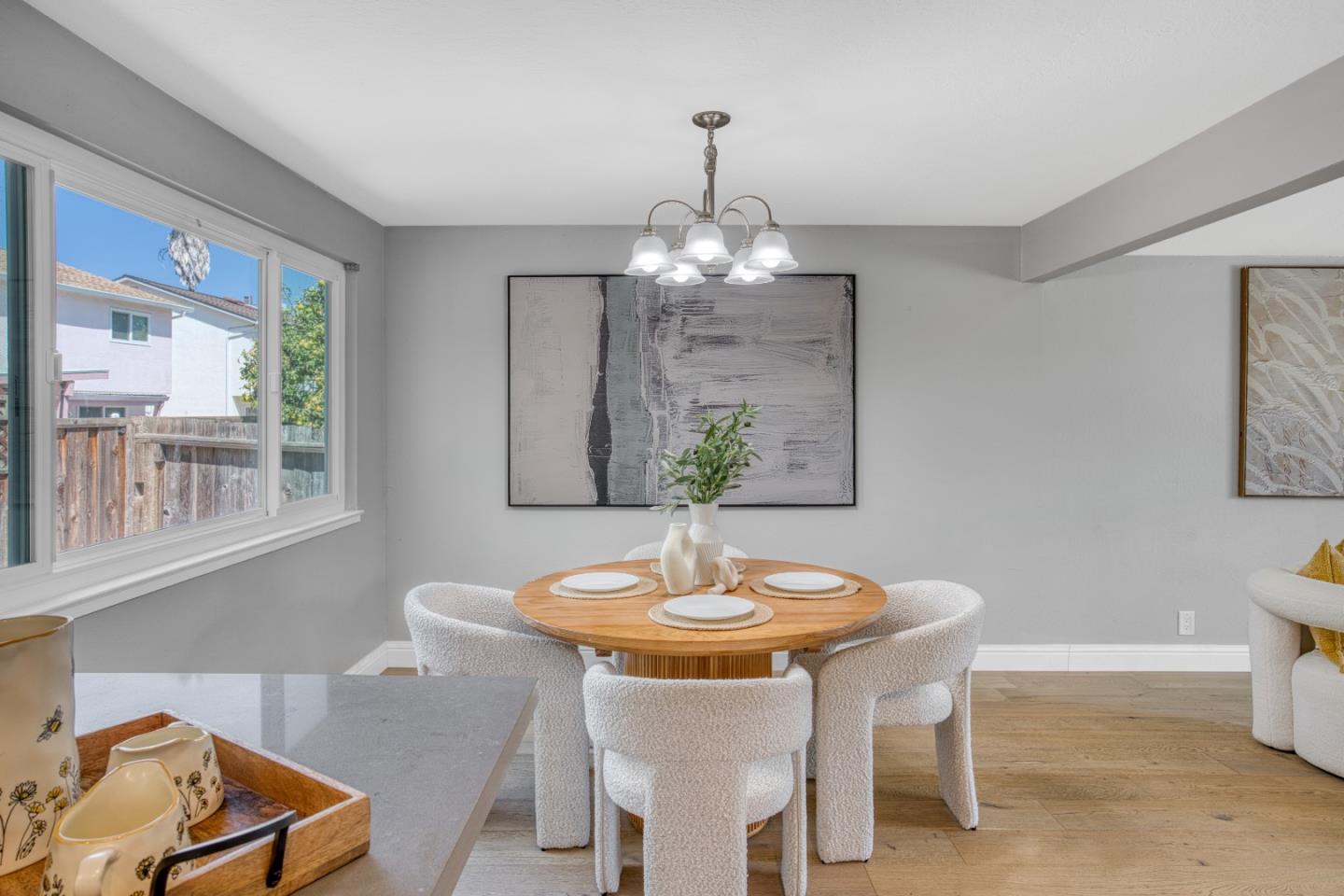 Detail Gallery Image 12 of 52 For 3530 Carlsbad Ct, Pleasanton,  CA 94588 - 3 Beds | 2/1 Baths