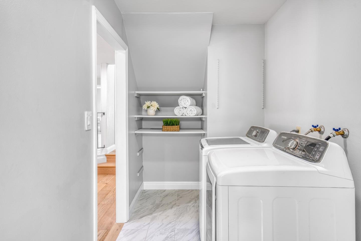 Detail Gallery Image 17 of 52 For 3530 Carlsbad Ct, Pleasanton,  CA 94588 - 3 Beds | 2/1 Baths