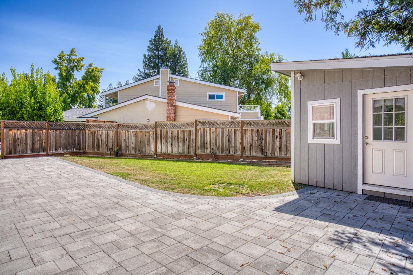 Detail Gallery Image 20 of 52 For 3530 Carlsbad Ct, Pleasanton,  CA 94588 - 3 Beds | 2/1 Baths