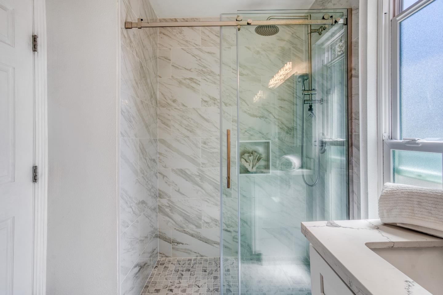 Detail Gallery Image 35 of 52 For 3530 Carlsbad Ct, Pleasanton,  CA 94588 - 3 Beds | 2/1 Baths