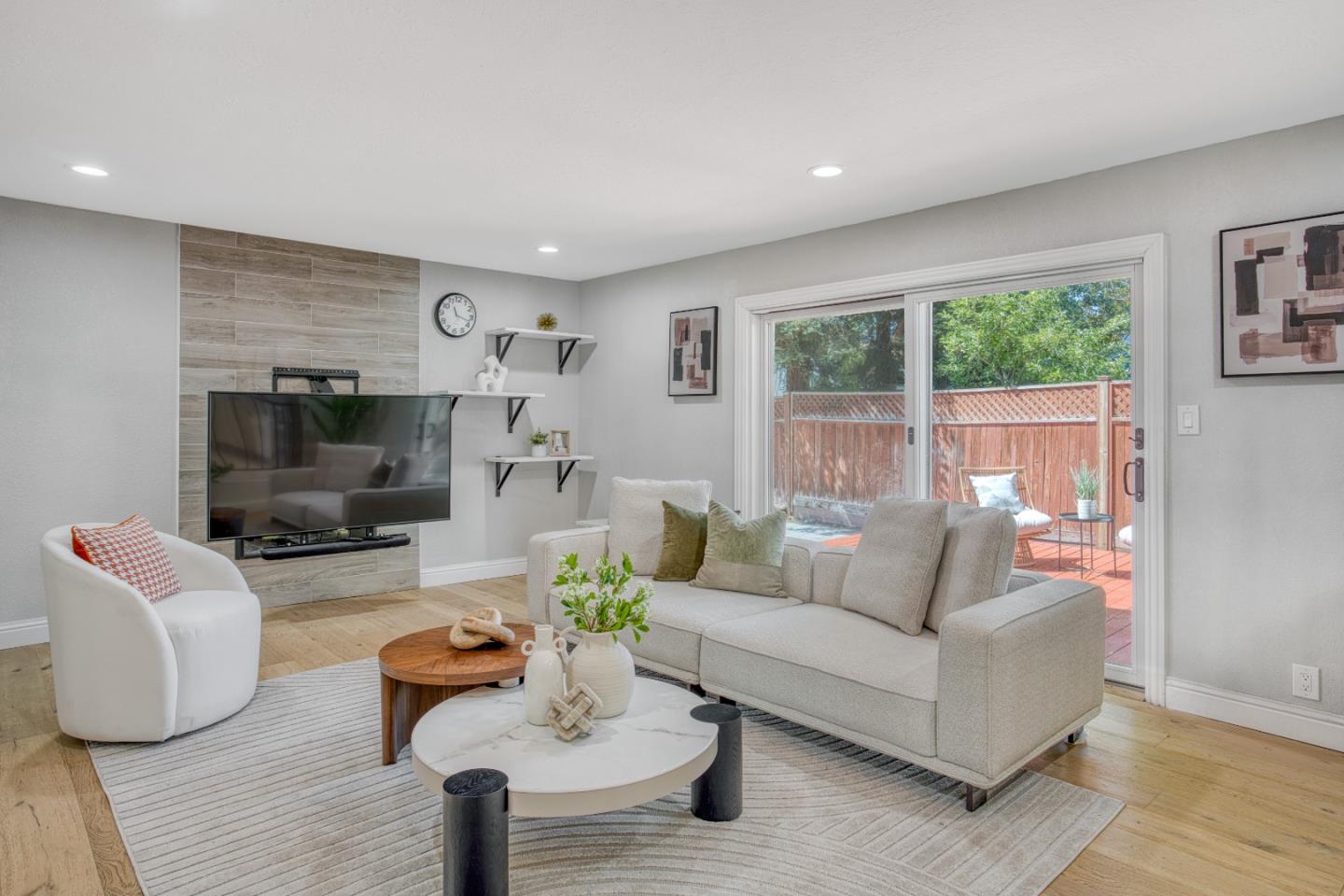 Detail Gallery Image 8 of 52 For 3530 Carlsbad Ct, Pleasanton,  CA 94588 - 3 Beds | 2/1 Baths