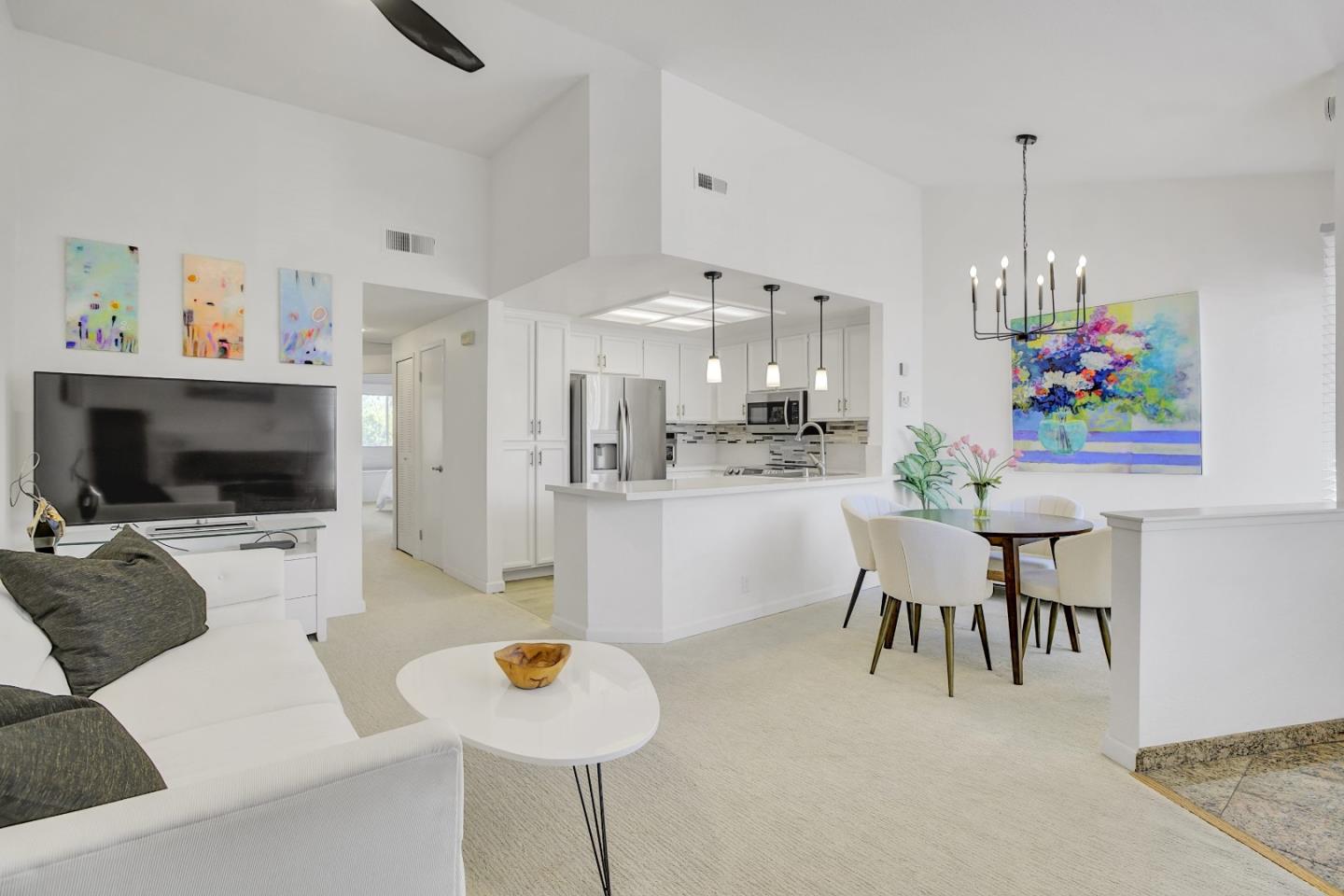 Detail Gallery Image 3 of 19 For 40 Cherry Crest Ln, San Jose,  CA 95136 - 2 Beds | 2 Baths